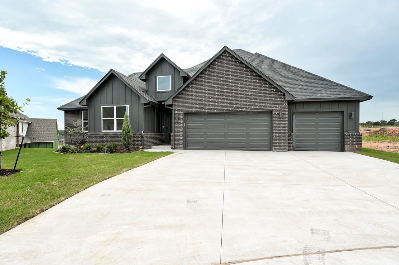 6016 Kinnick Dr #1 - Photo 4 of 45