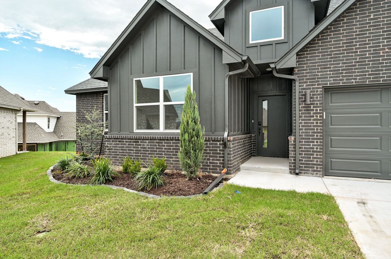 6016 Kinnick Dr #1 - Photo 5 of 45