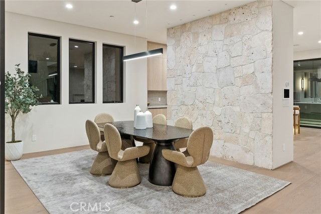 14738 Otsego St - Photo 5 of 8