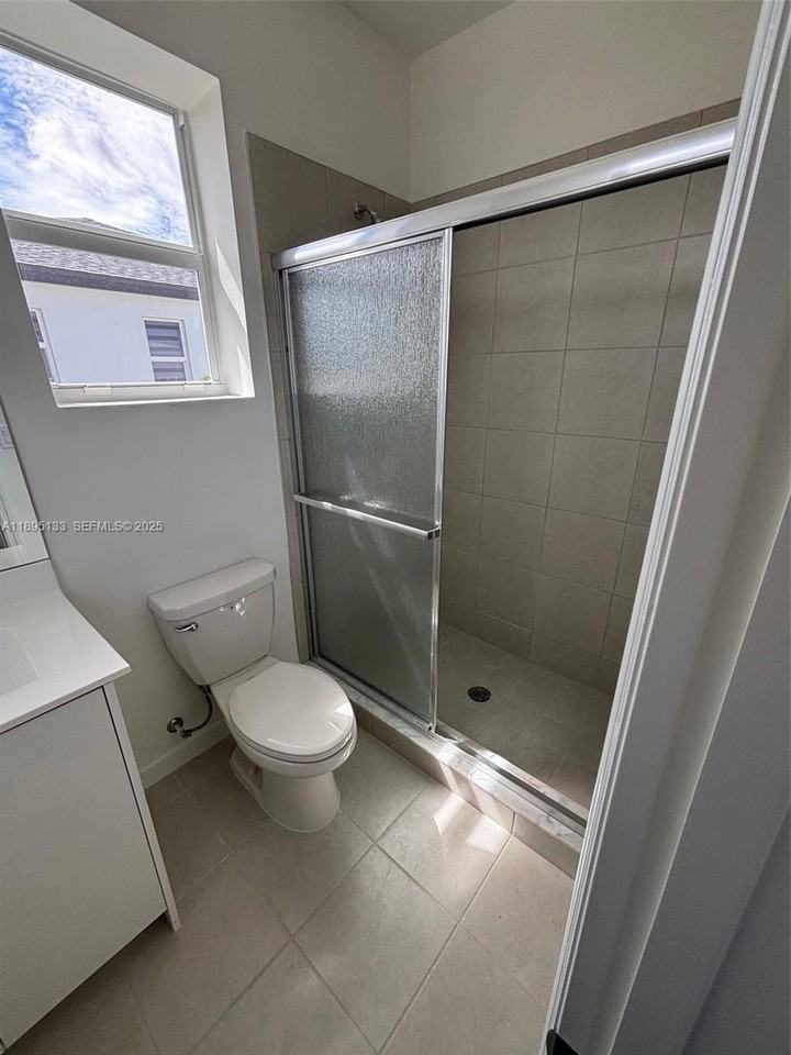 27709 Sw 155th Ct - Photo 4 of 6