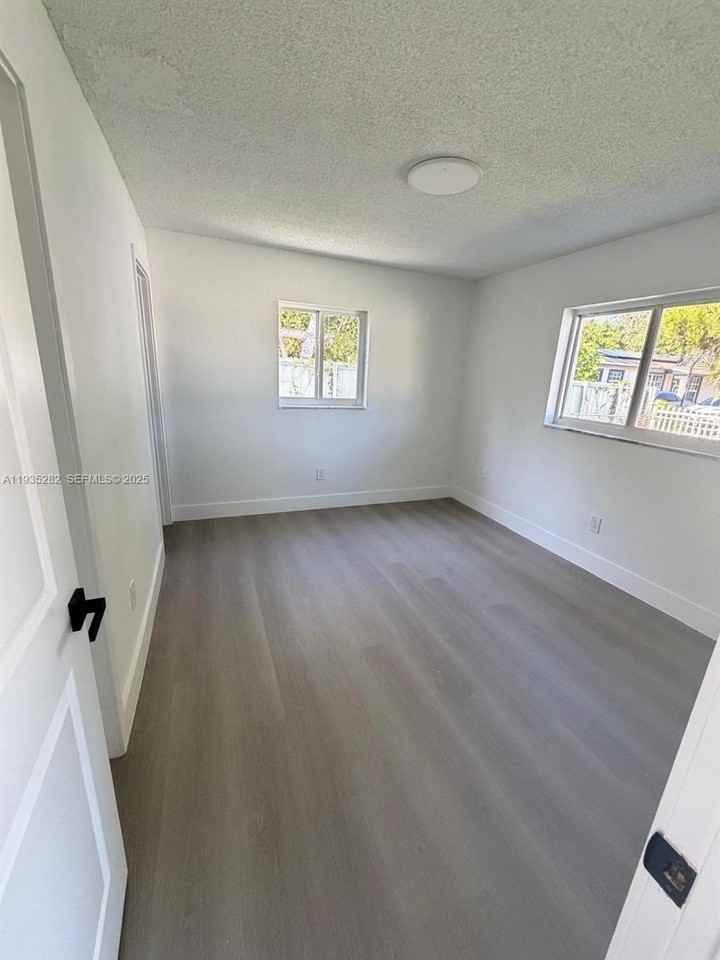 3860 Nw 208th St - Photo 5 of 8