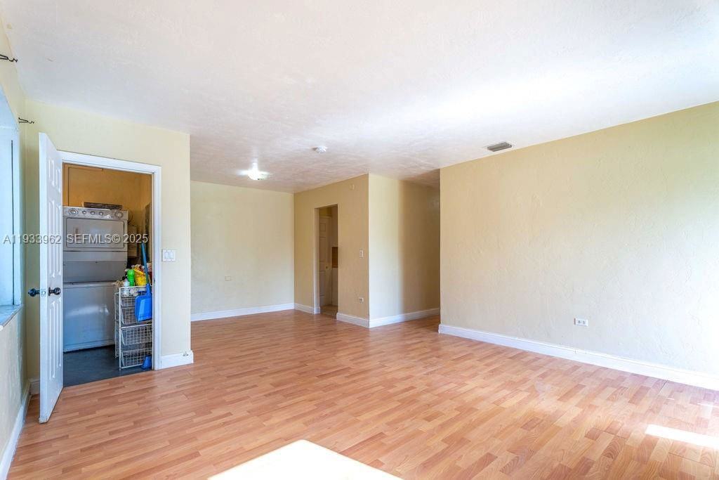 1265 Ne 142nd St - Photo 6 of 8