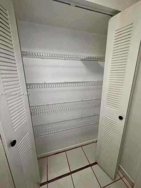 13410 Sw 16th Ln #13410 - Photo 6 of 8