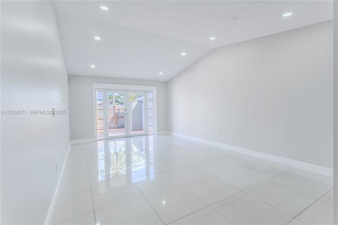 5145 Sw 140th Pl - Photo 5 of 8