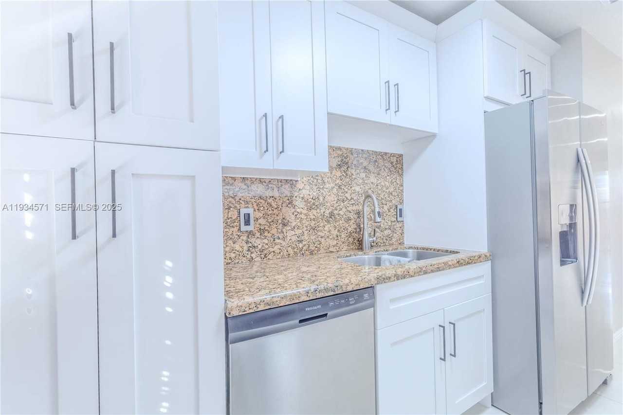 5145 Sw 140th Pl - Photo 6 of 8