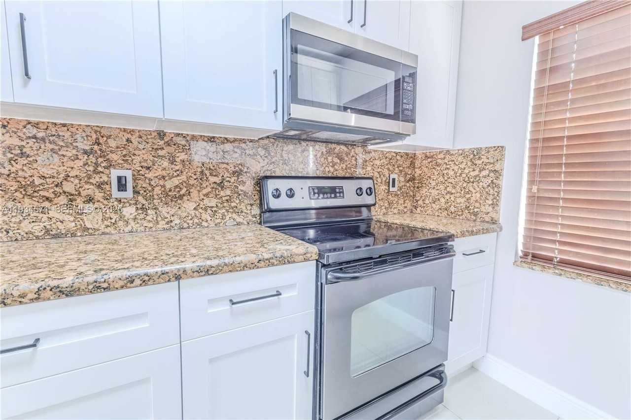 5145 Sw 140th Pl - Photo 7 of 8