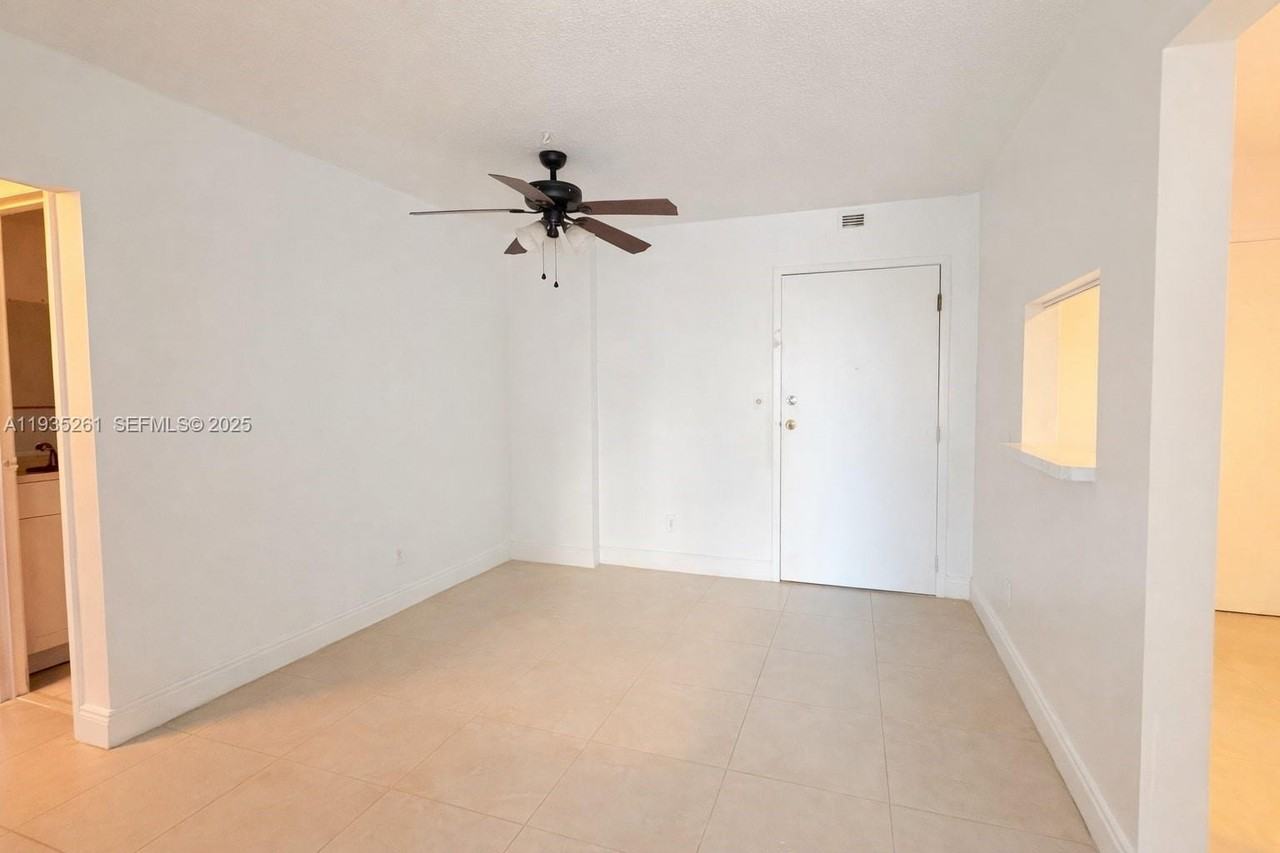 1465 Ne 123rd St #404 - Photo 5 of 8