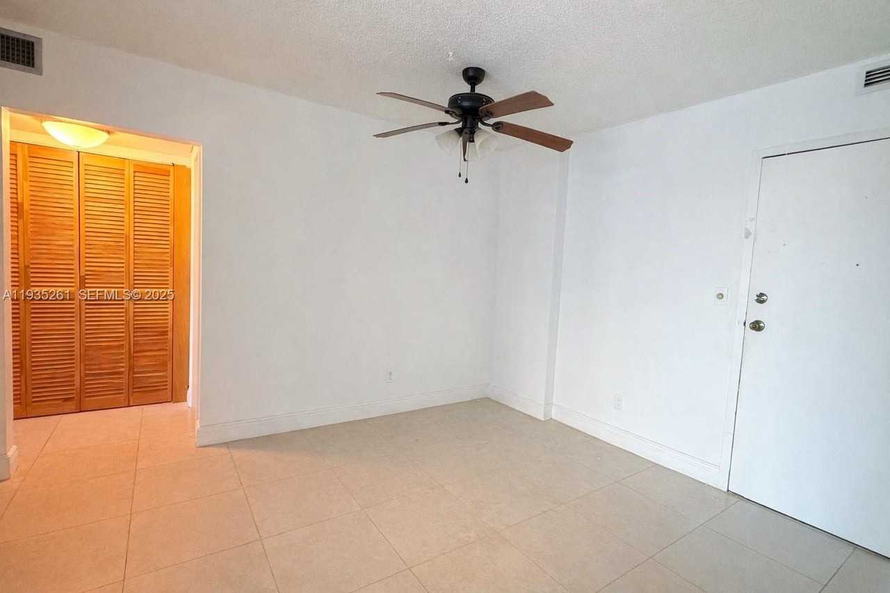 1465 Ne 123rd St #404 - Photo 6 of 8