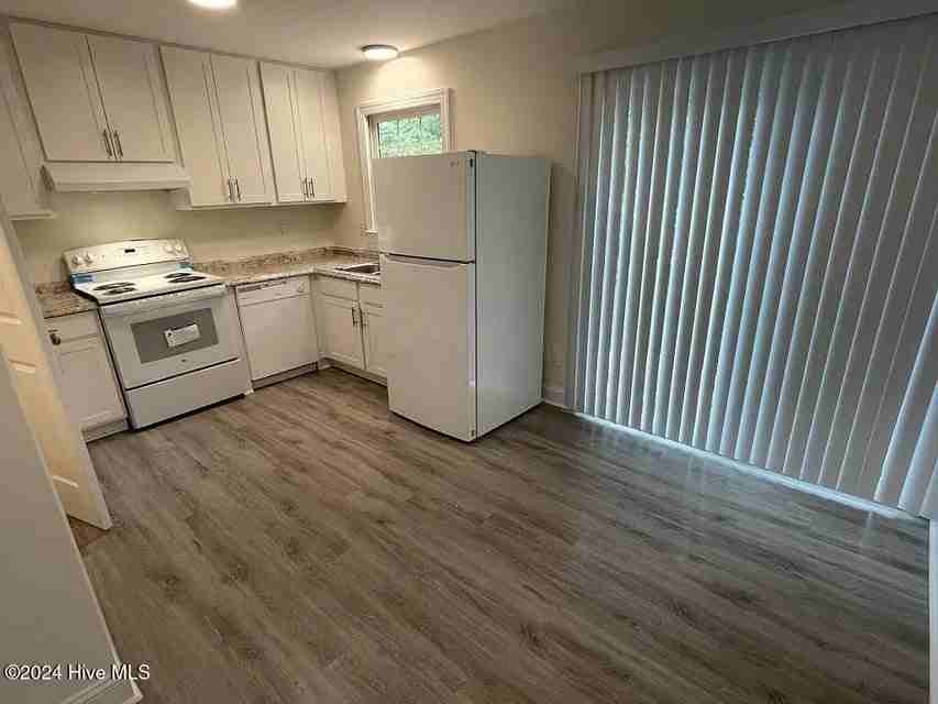 3810 Symi Circle - 1Apt 6 #1 - Photo 4 of 8