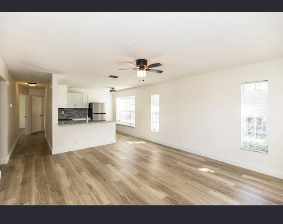 2634 W 28th St #1 - Photo 4 of 17