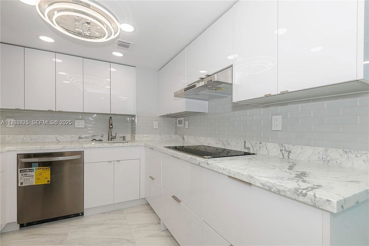 3180 S Ocean Dr #706 - Photo 7 of 8