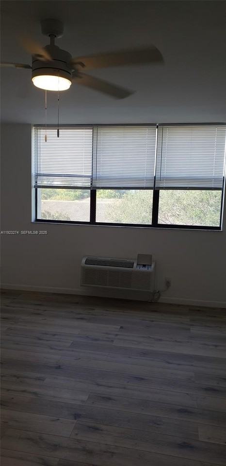 2501 Riverside Dr #402A - Photo 4 of 9