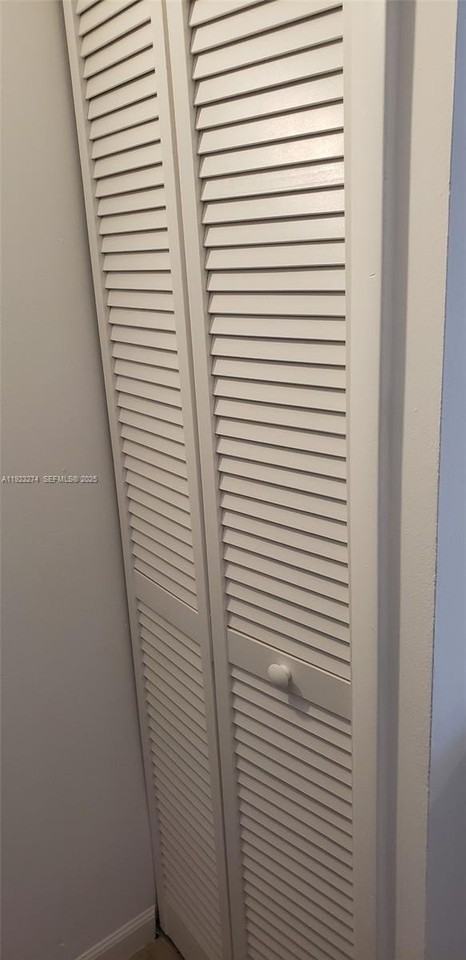 2501 Riverside Dr #402A - Photo 5 of 9