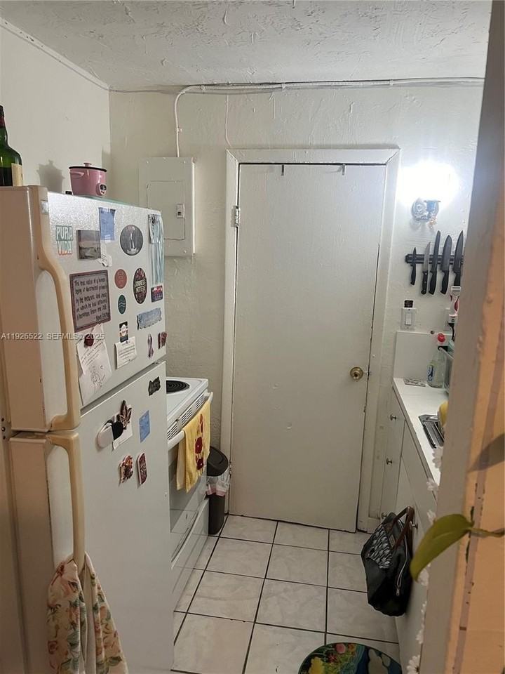 106 Nw 3rd St #106 - Photo 6 of 11