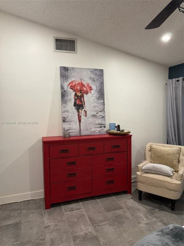 15120 Sw 141st Pl - Photo 4 of 13