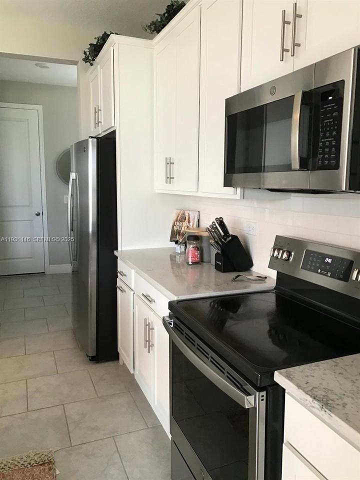 1107 Sugarwood St #0 - Photo 4 of 20