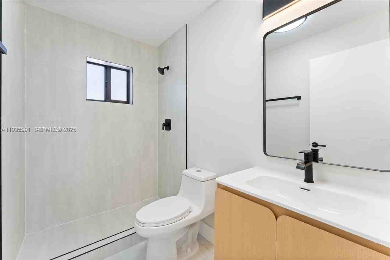 1181 Nw 66th St #1181 - Photo 6 of 16