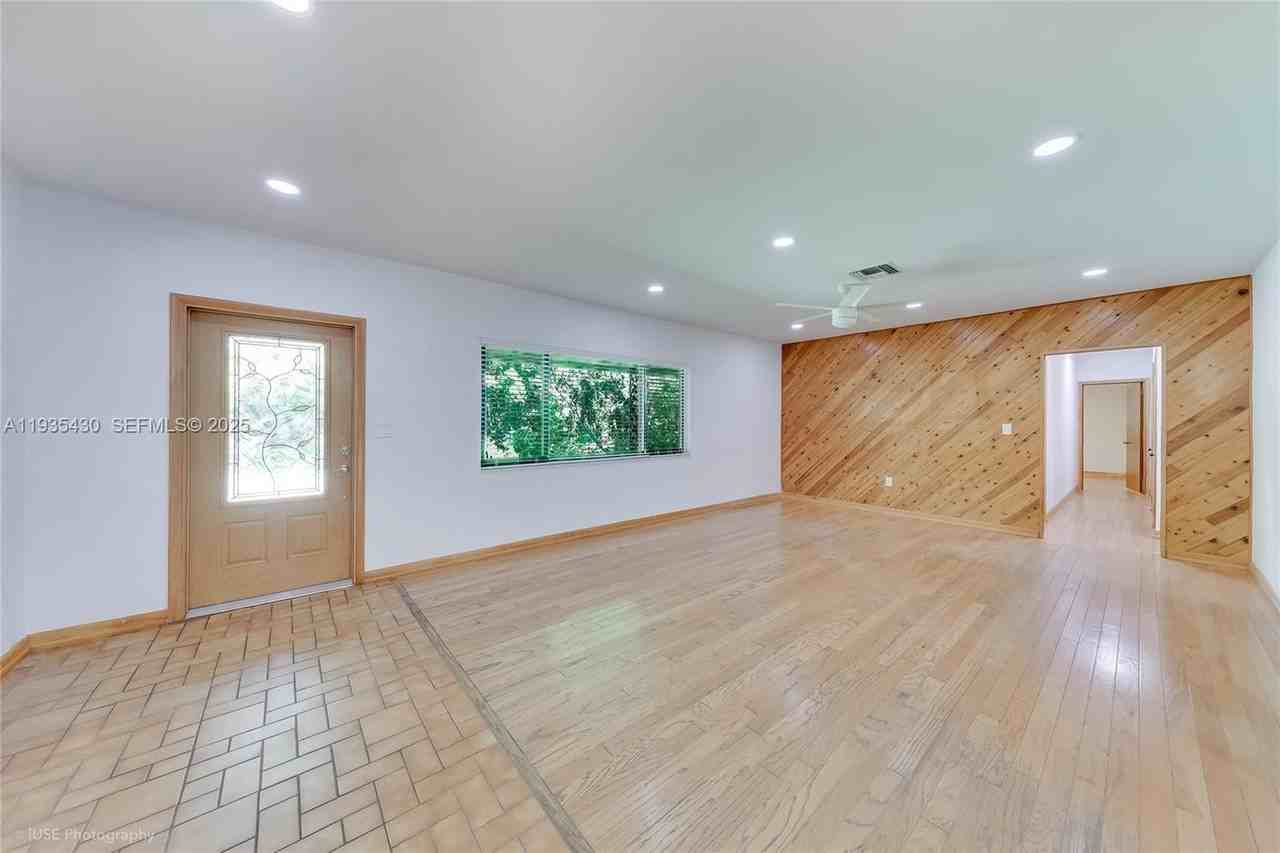 6290 Sw 86th St - Photo 4 of 17