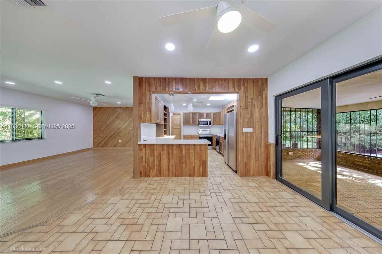 6290 Sw 86th St - Photo 6 of 17