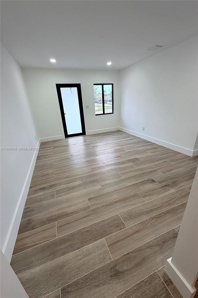 1526 Sw 65th Ave - Photo 5 of 37