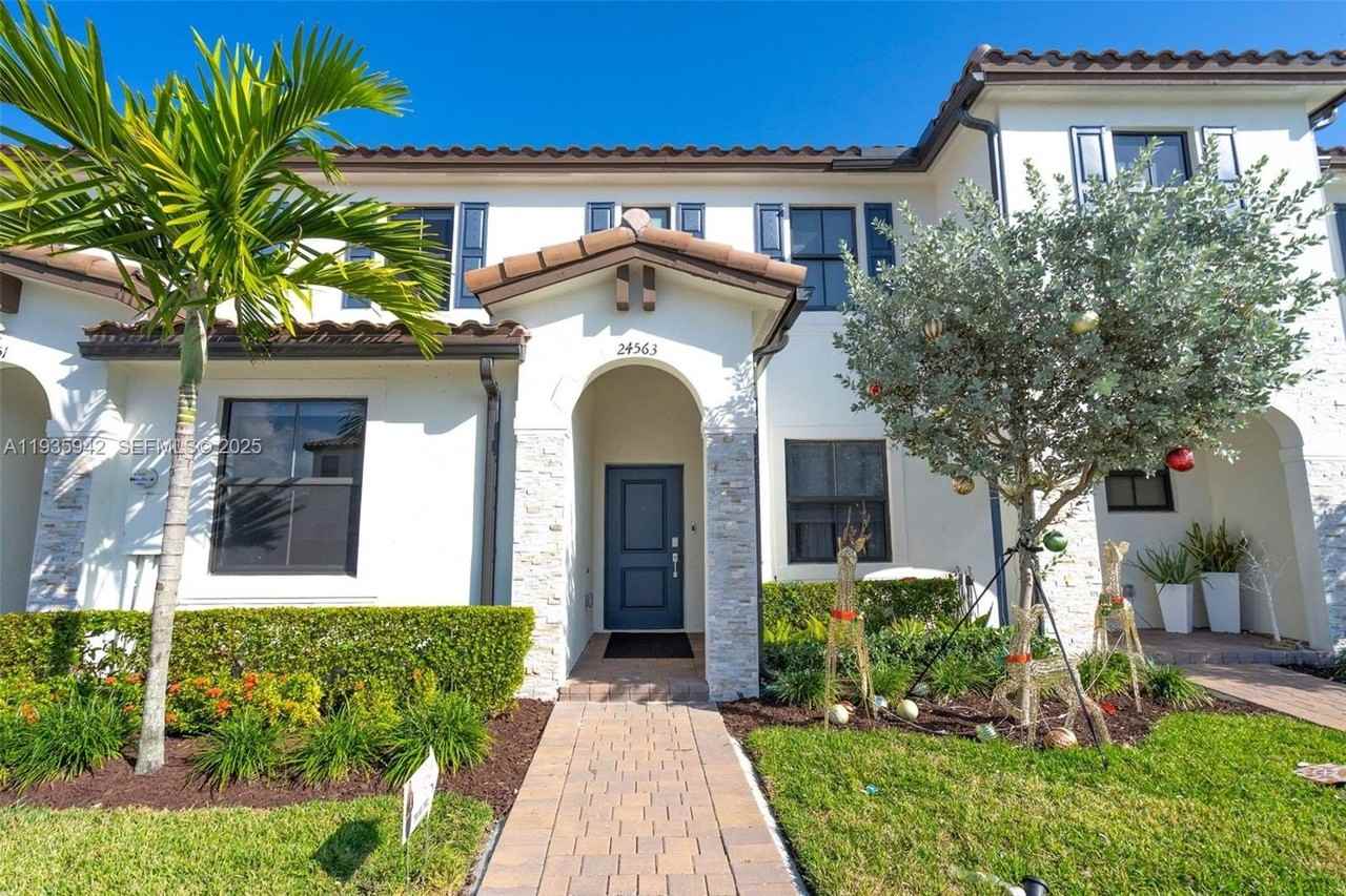 24563 Sw 117th Ct #24563 - Photo 7 of 35