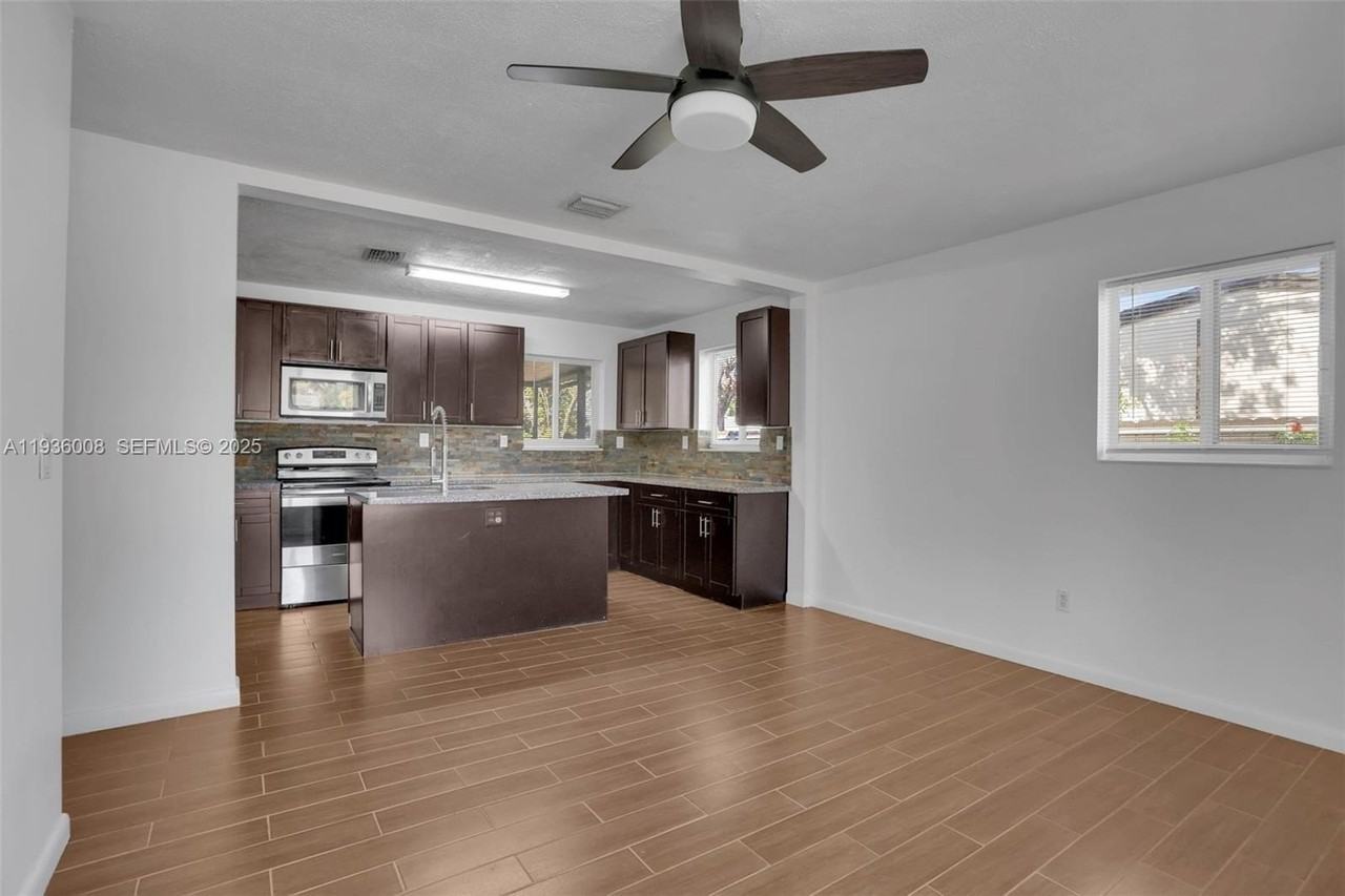 510 N 69th Ave #0 - Photo 6 of 20