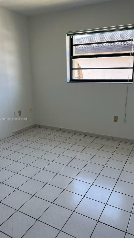 1745 W 58th St #202 - Photo 6 of 10