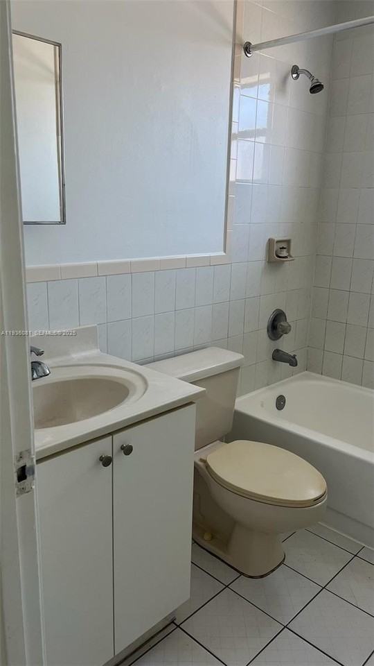 1745 W 58th St #202 - Photo 7 of 10