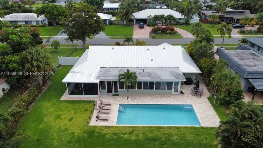 3324 Lakeview Blvd - Photo 3 of 40