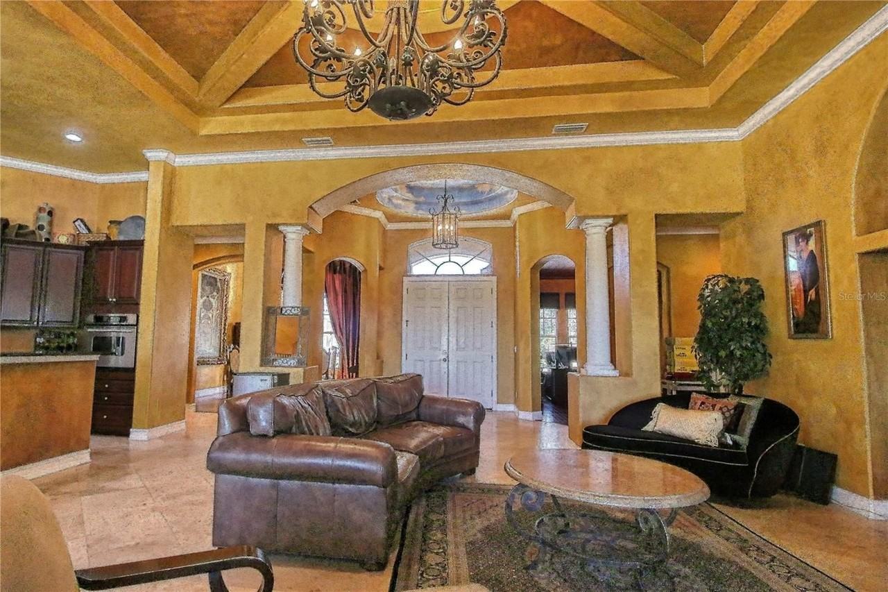 110 Portofino Dr - Photo 6 of 50