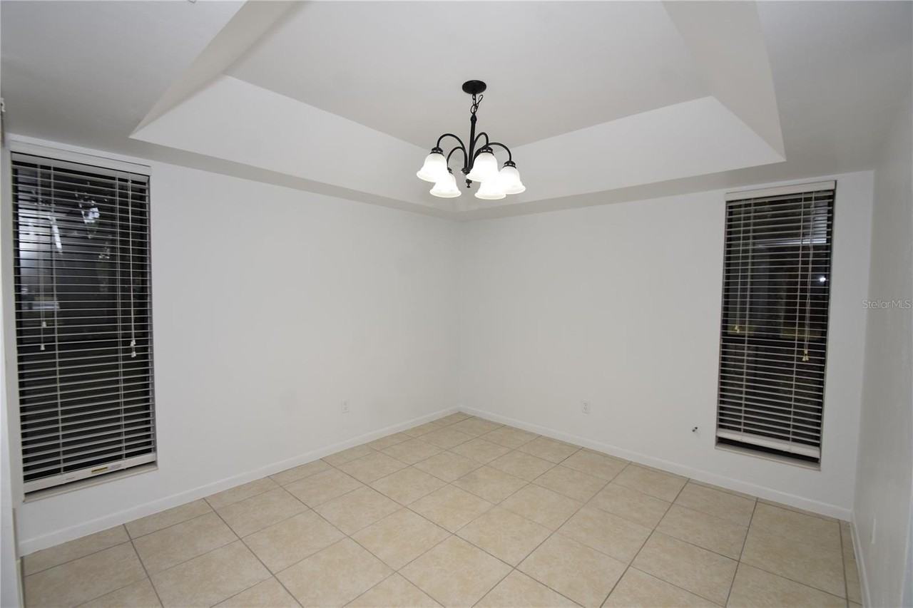 11 Surrey Ct #11 - Photo 6 of 41