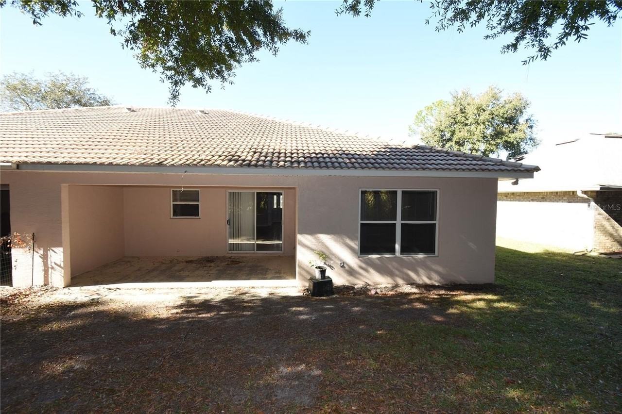 8 Regency Dr #A - Photo 2 of 36