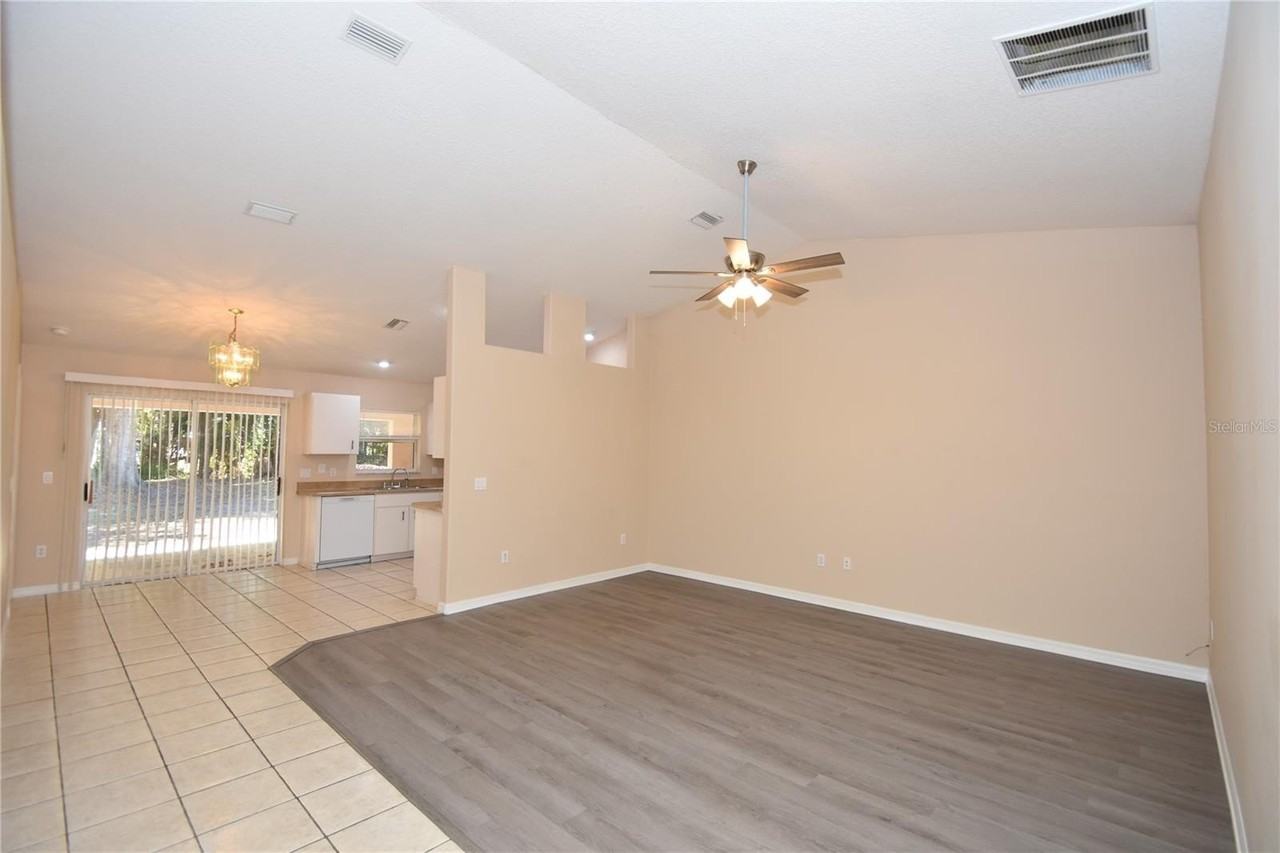 8 Regency Dr #A - Photo 6 of 36