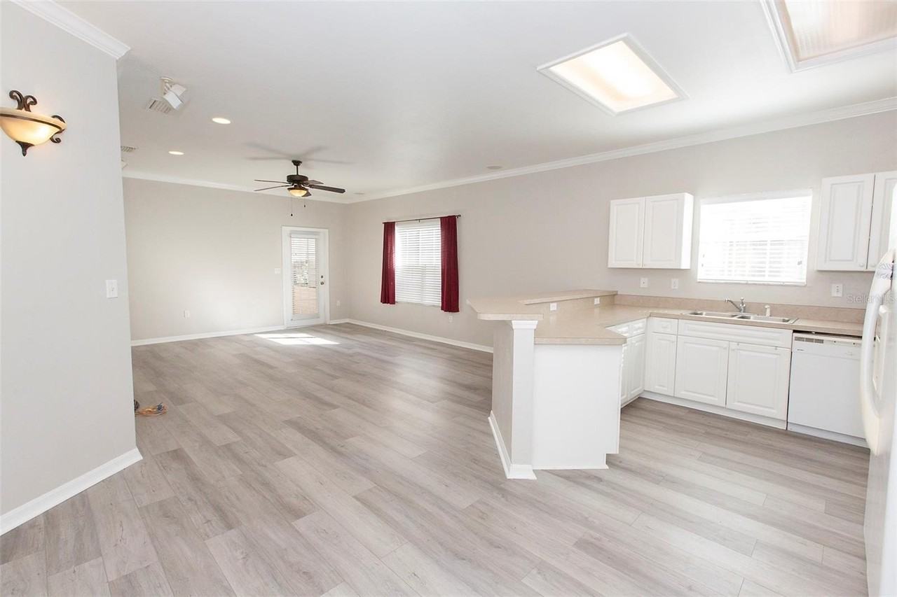 4712 Nw 80th Rd - Photo 3 of 35