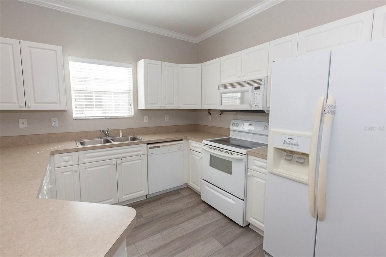 4712 Nw 80th Rd - Photo 6 of 35