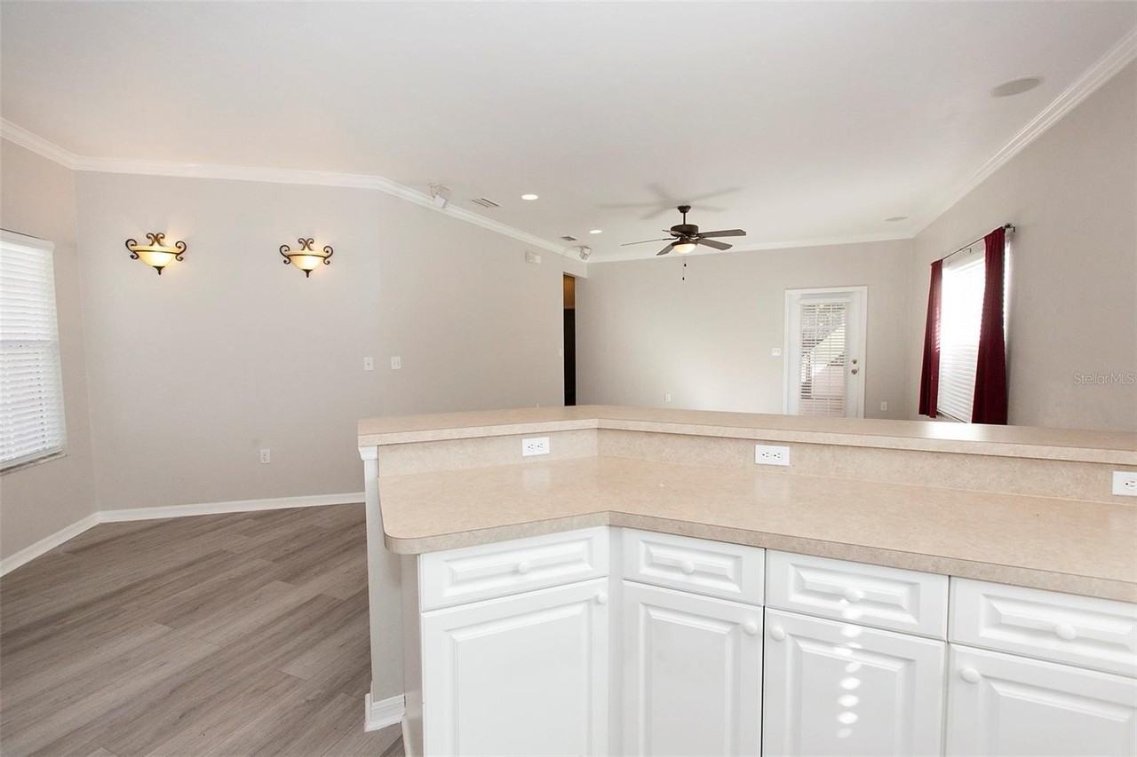 4712 Nw 80th Rd - Photo 7 of 35