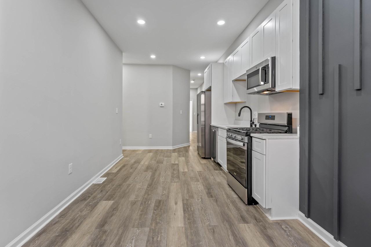 Dolphin St - Photo 4 of 10