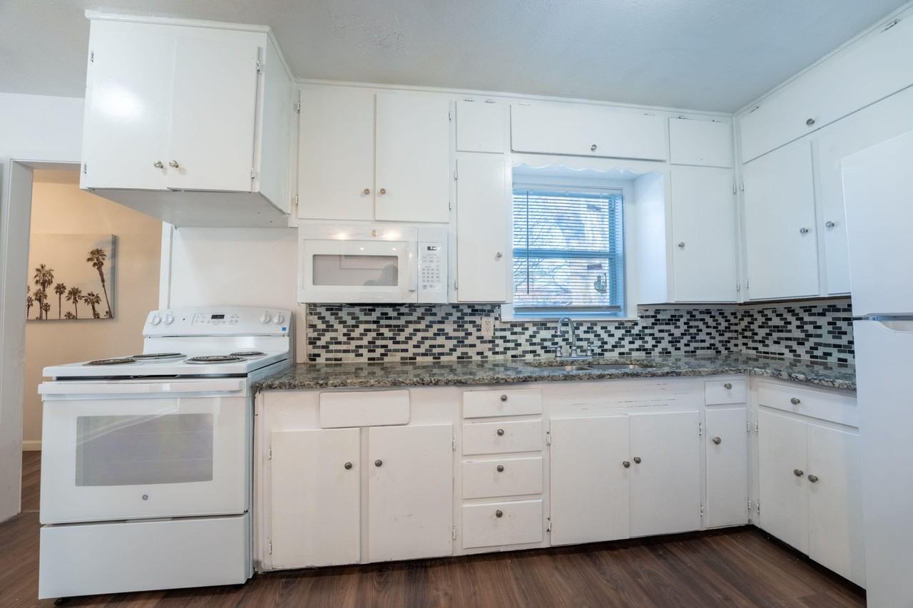 Burton Ave - Photo 3 of 32