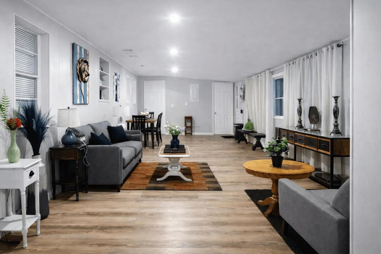 Le Brun Dr - Photo 2 of 13