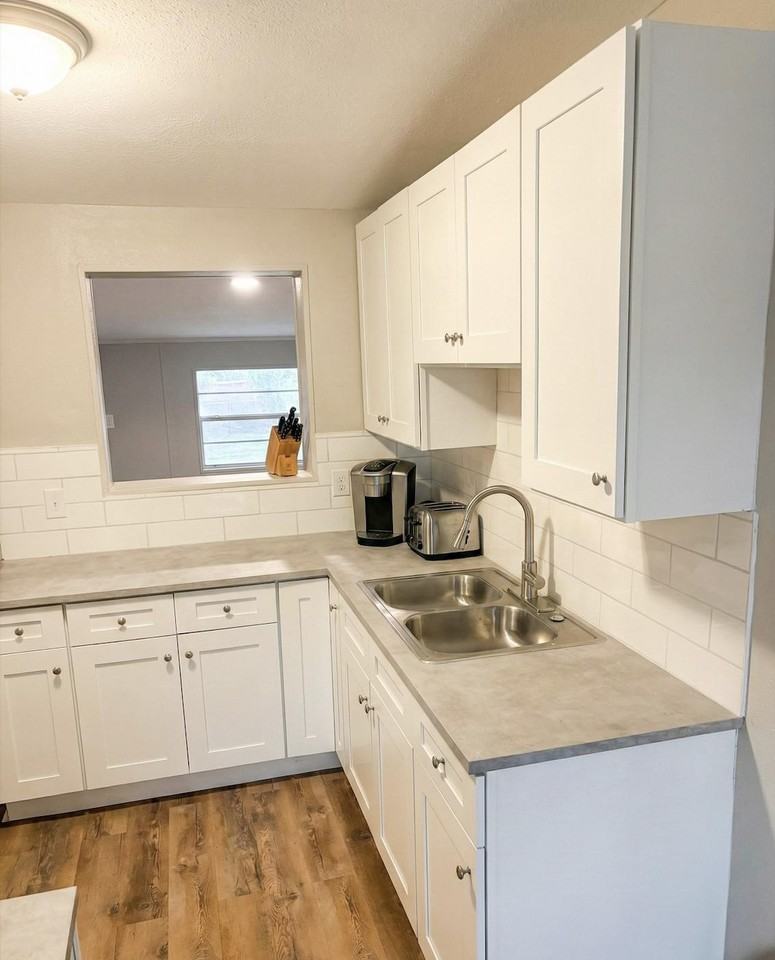 Le Brun Dr - Photo 5 of 13