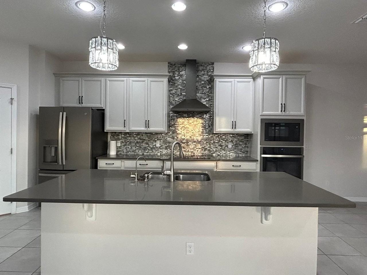 4569 Dulwik Pl - Photo 5 of 43