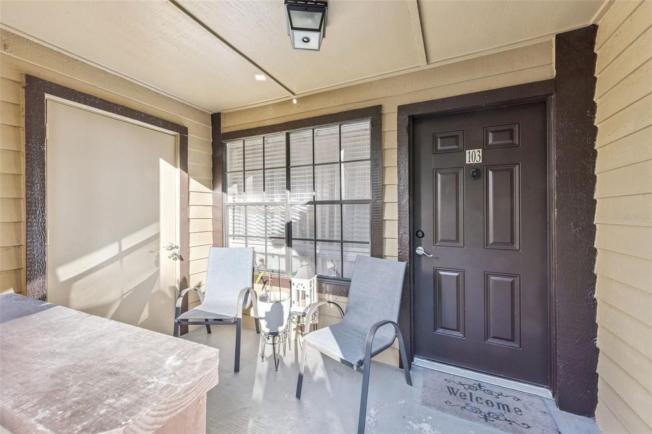 415 Lakepointe Dr #103 - Photo 3 of 12