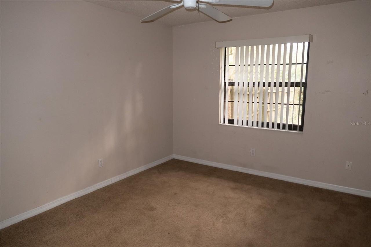 624 Huntly Ln - Photo 5 of 11