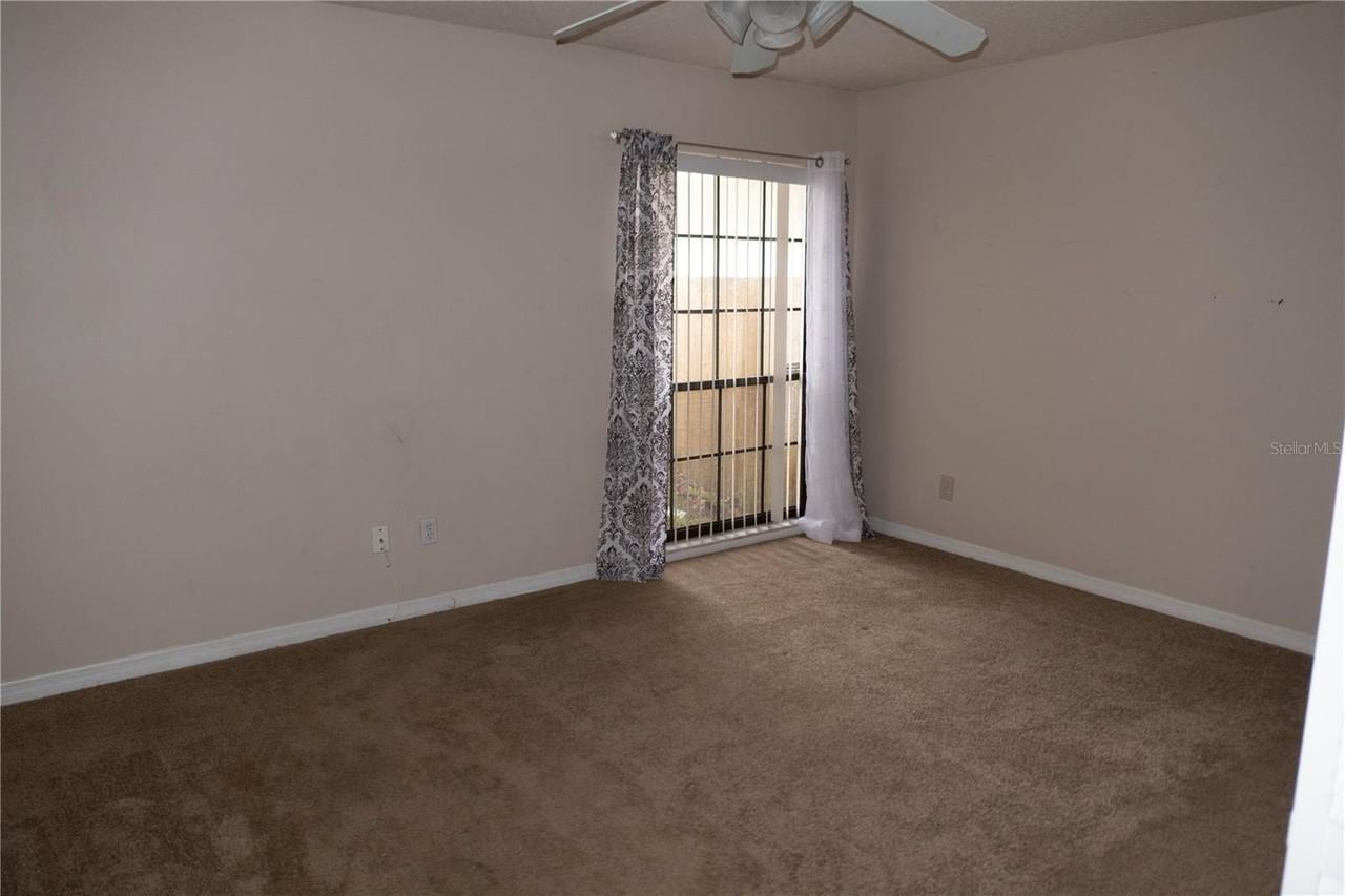 624 Huntly Ln - Photo 6 of 11