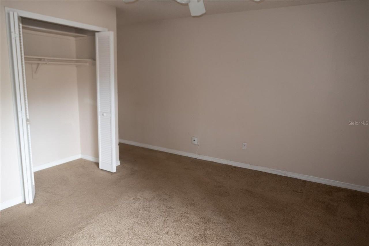 624 Huntly Ln - Photo 7 of 11