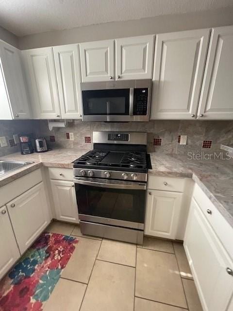 704 Ellsworth Way - Photo 4 of 17