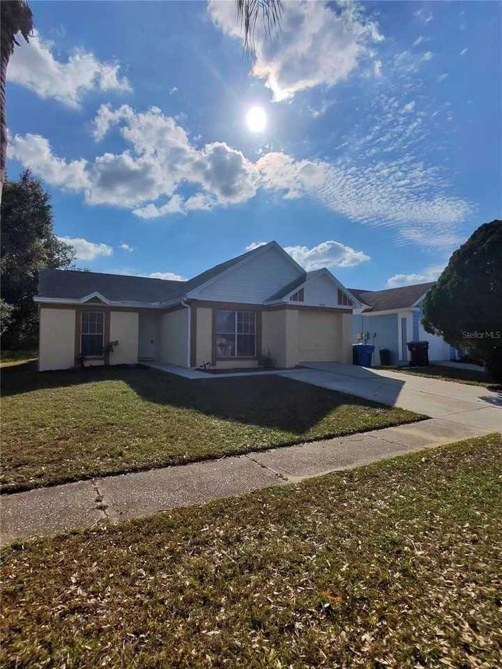 1912 Crown Park Dr - Photo 2 of 30