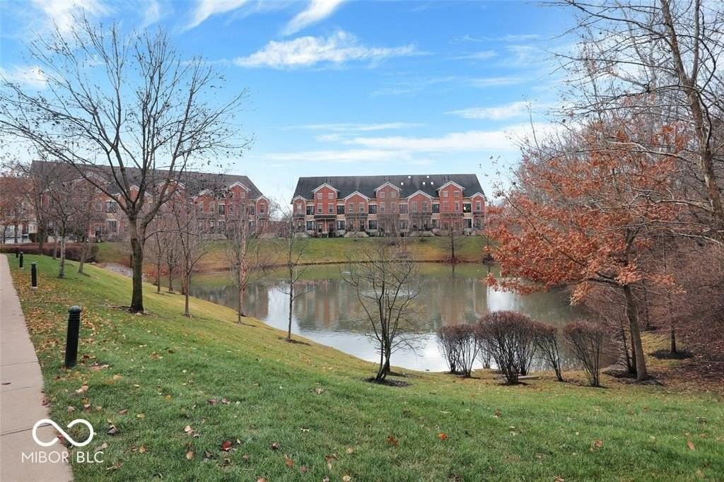 1029 Reserve Way - Photo 3 of 31