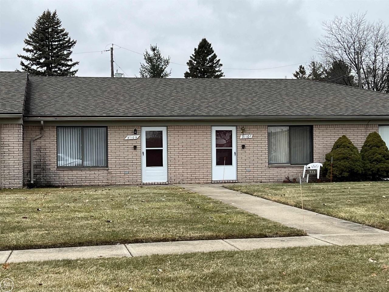 31105 Grove - Photo 2 of 17