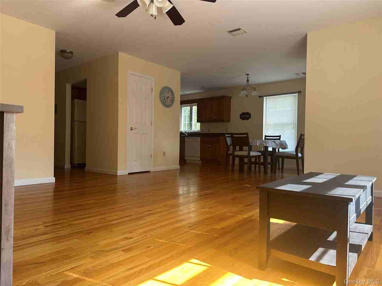 105 N Montgomery St Unit 6 #6 - Photo 3 of 15